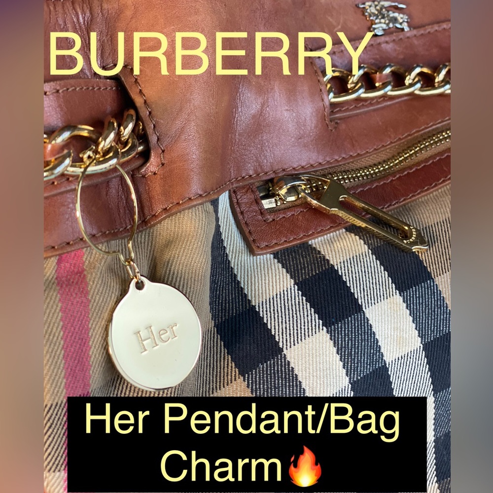BURBERRY HER Pendant/Drink & Bag Charm🔥NIB🔥Golden🔥Brand New🔥Great Gift 🎁 🔥